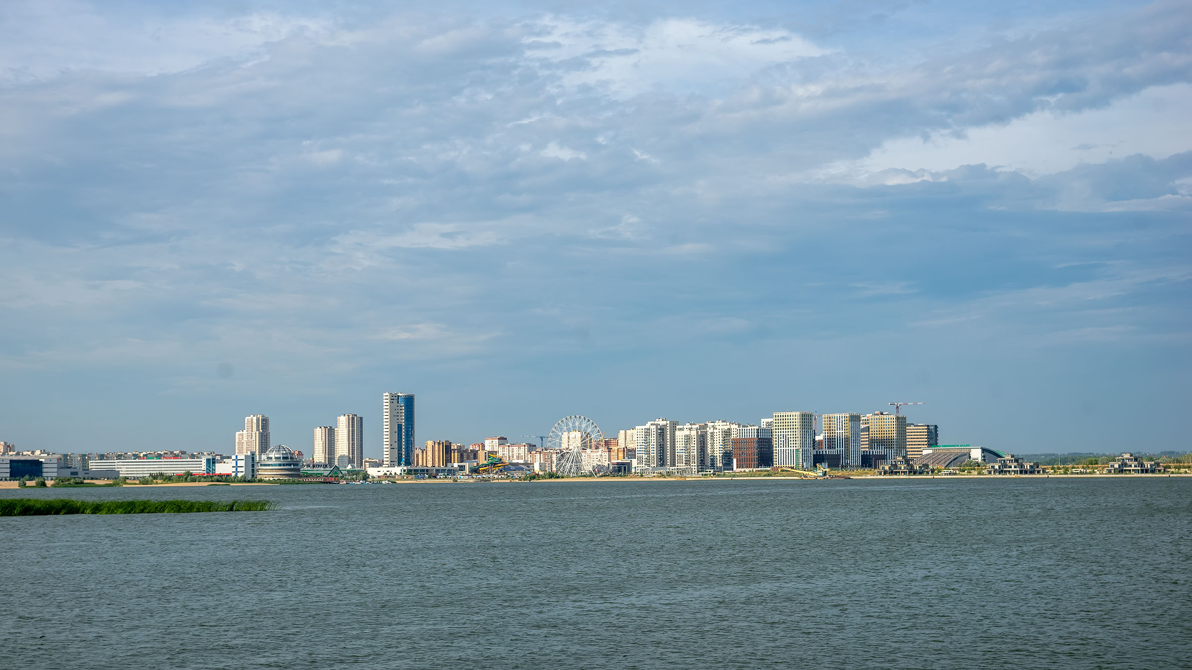 Вид на правый берег Казанки::Кремлевская набережная, 30 июля 2020