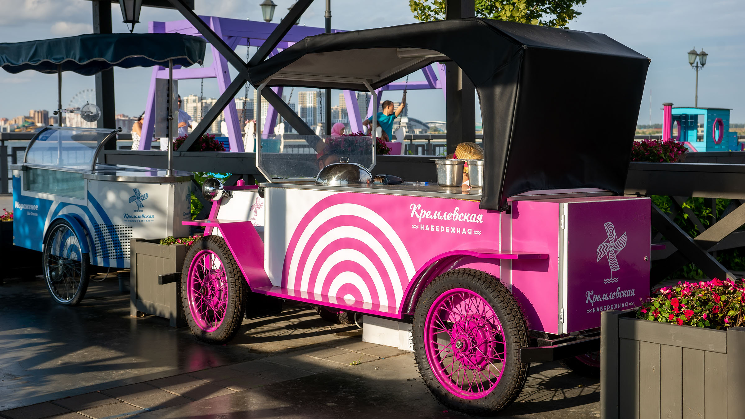 Детская аллея на Кремлевской набережной::Кремлевская набережная, 30 июля 2020