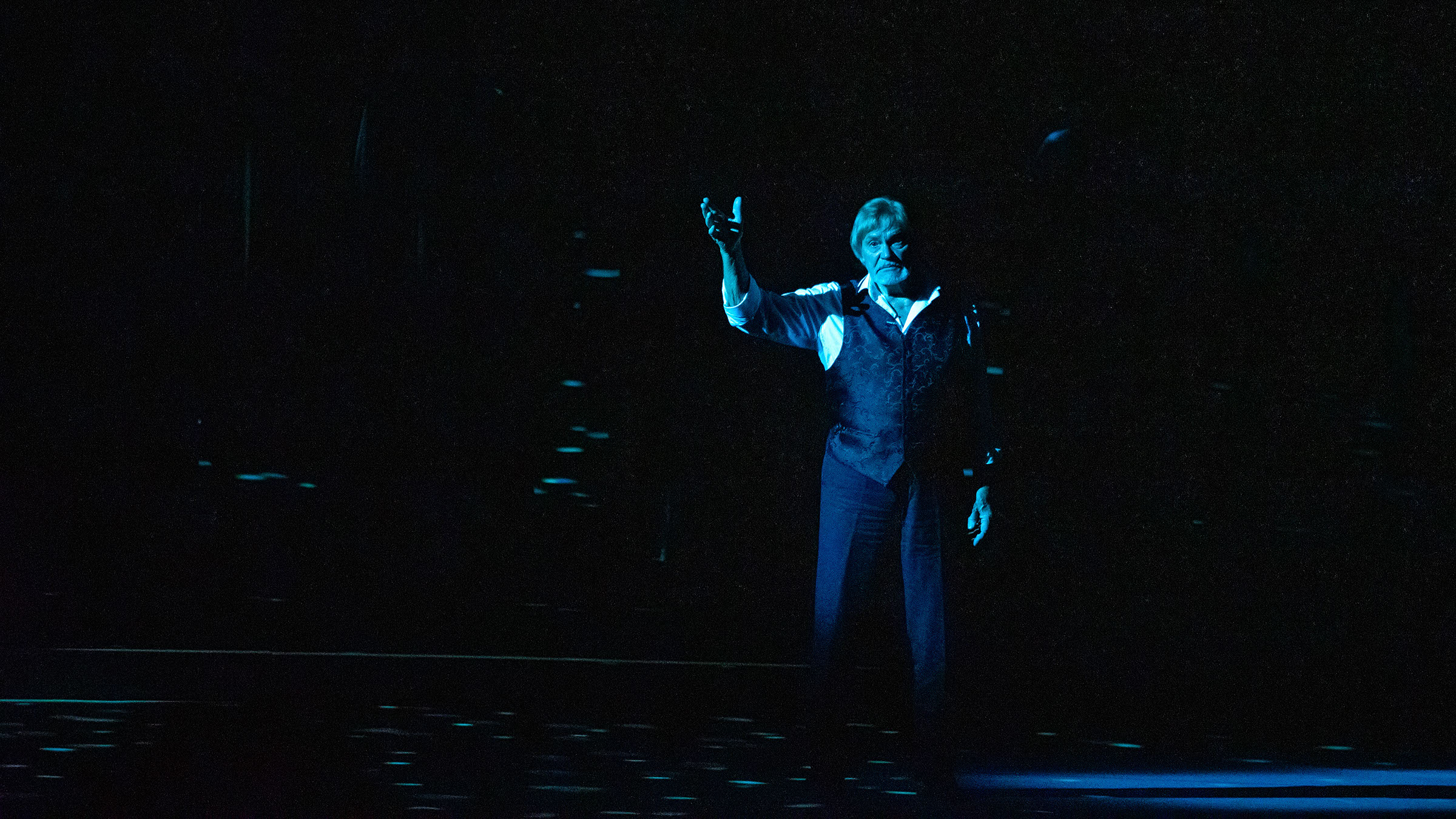 ::Спектакль на музыку Реквиема В.А.Моцарта «И воссияет вечный свет»