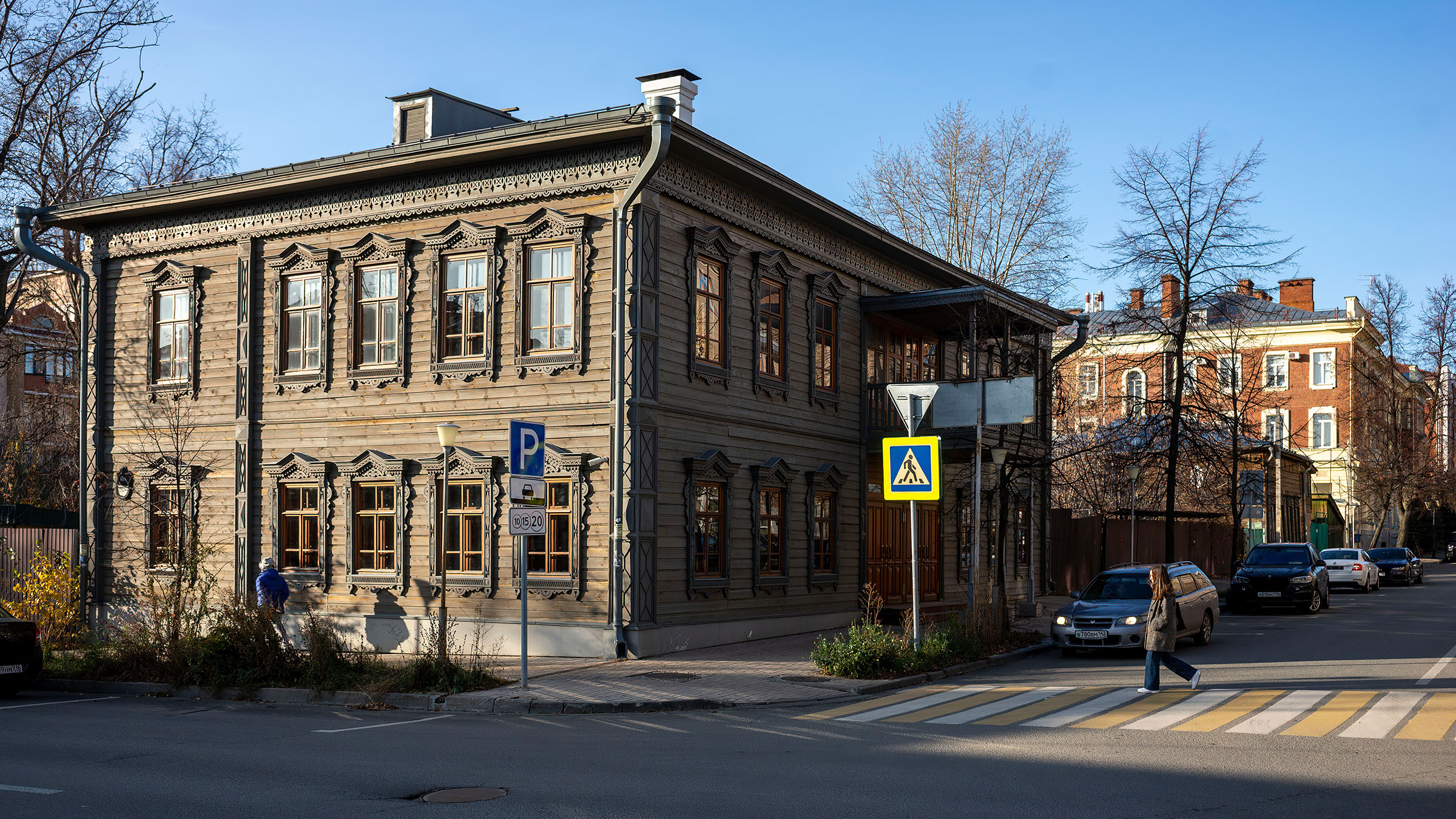 Казань, Муштари 1/65. Дом священика Терпигорева::Казань, улицы города. Сумерки. Октябрь 2020