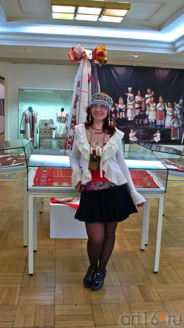 Елена Баймяшкина на выставке ʺИскусство чувашского народаʺ::Искусство чувашского народа