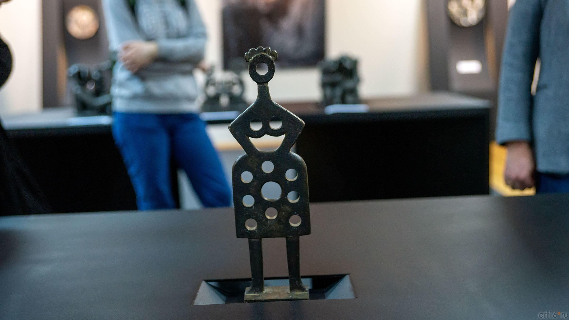 Девушка из колхозного хора. Из цикла «Женский хор», 1981, В. Сидур::Война и Мир Вадима Сидура