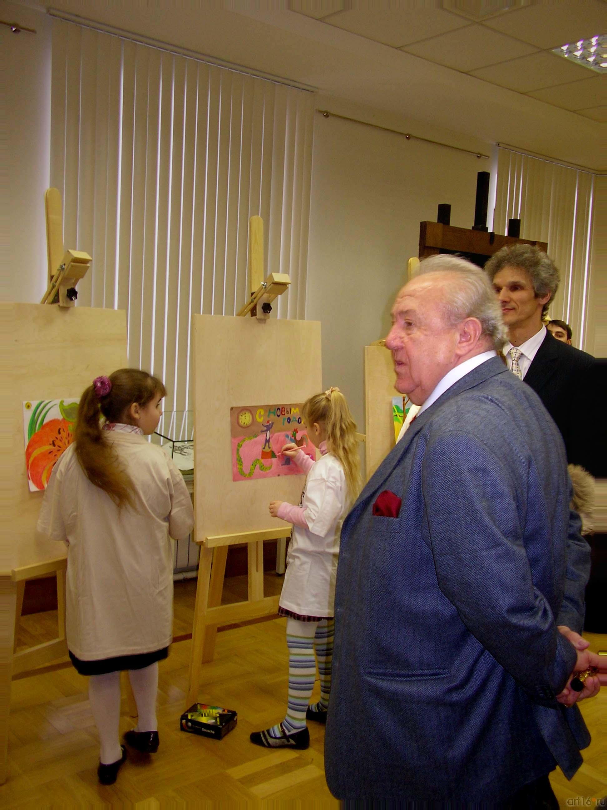 Творчество детей не ускользает от внимания Мастера::Зураб Церетели. Открытие выставки
