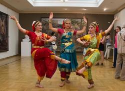 Индийский танец в Хазинэ